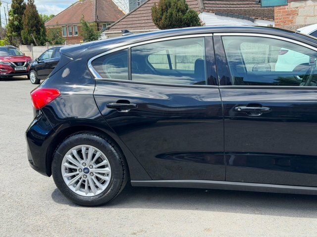 Ford Focus 1.0T Ecoboost Titanium Hatchback E Black #7