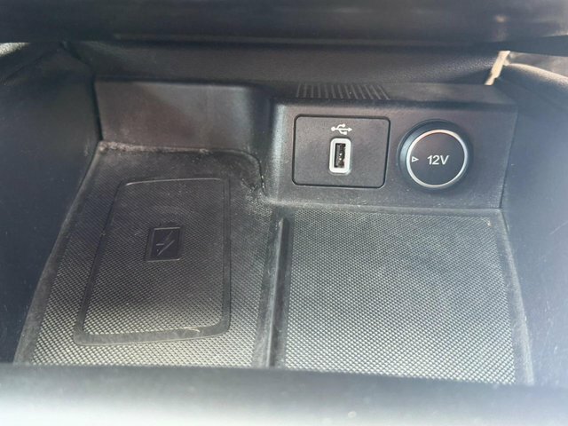 Ford Focus 1.0T Ecoboost Titanium Hatchback E Black #38