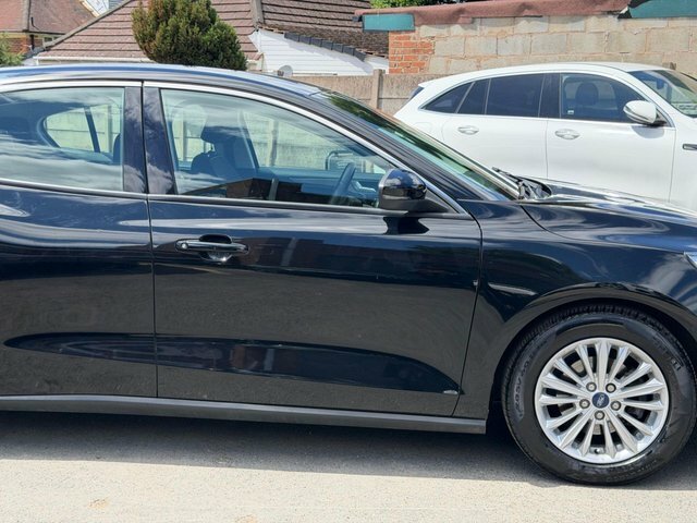 Ford Focus 1.0T Ecoboost Titanium Hatchback E Black #5