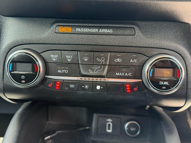 Ford Focus 1.0T Ecoboost Titanium Hatchback E Black #40