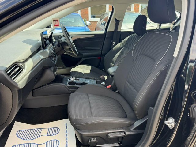Ford Focus 1.0T Ecoboost Titanium Hatchback E Black #51