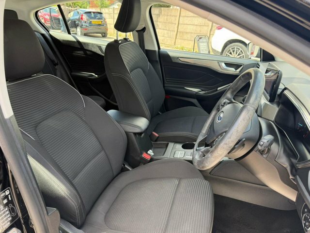 Ford Focus 1.0T Ecoboost Titanium Hatchback E Black #28