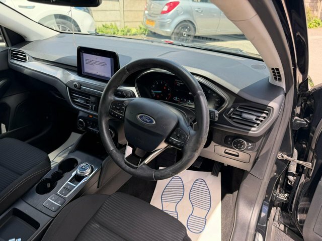 Ford Focus 1.0T Ecoboost Titanium Hatchback E Black #2