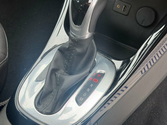 Vauxhall Corsa 2015 65 Excite Red #32
