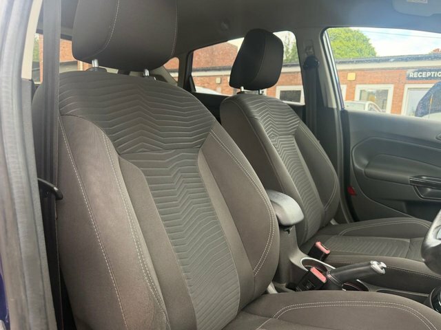 Ford Fiesta Hatchback 1.6 Zetec Powershift Euro 5 201464 Silver #39