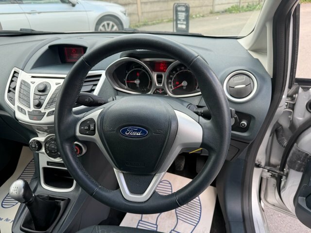 Ford Fiesta 1.4 Zetec Silver #25