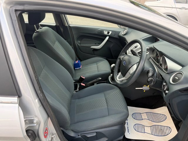 Ford Fiesta 1.4 Zetec Silver #23