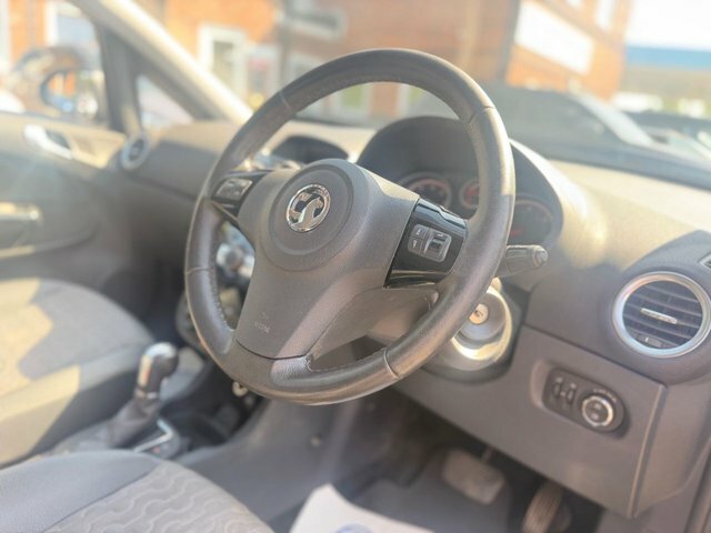 Vauxhall Corsa 1.2 16V Excite Euro 5 Green #2