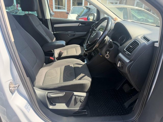 Volkswagen Sharan 1.4 Tsi Se Dsg Black #9