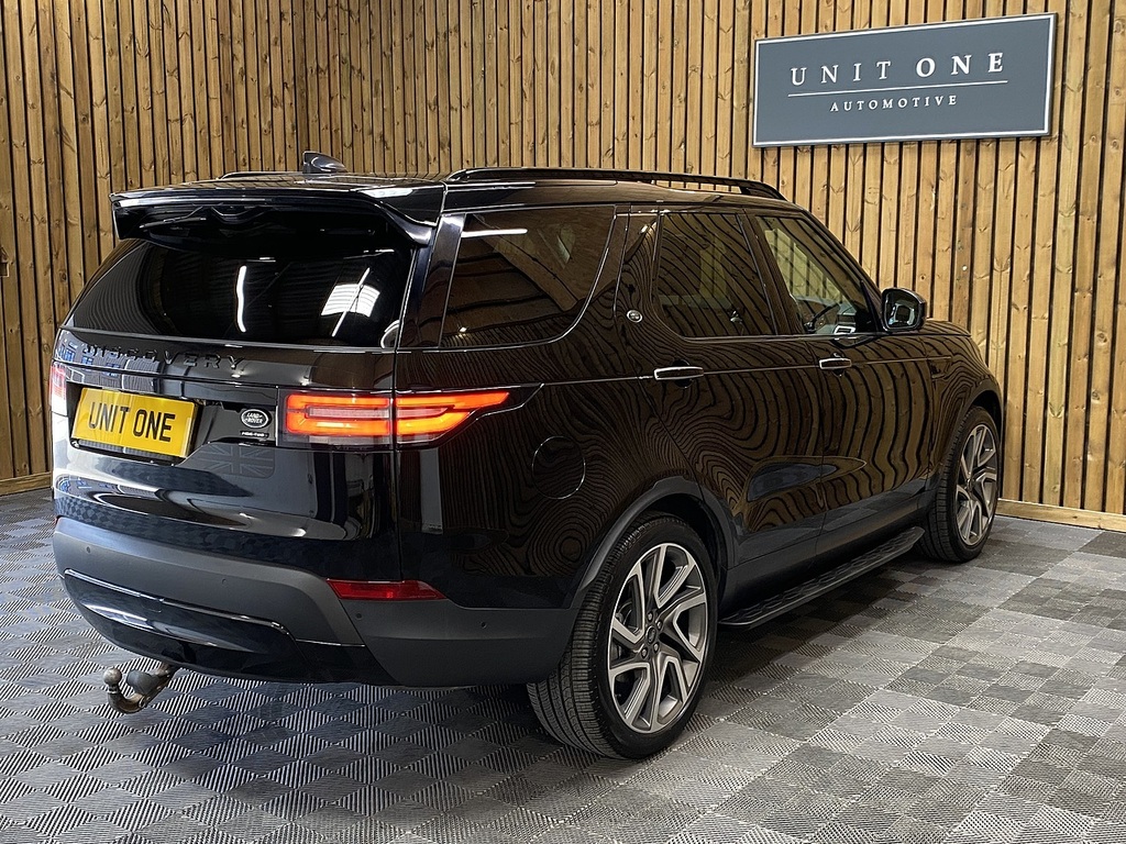 Land Rover Discovery Td V6 Hse Luxury OY18YRE Black #3