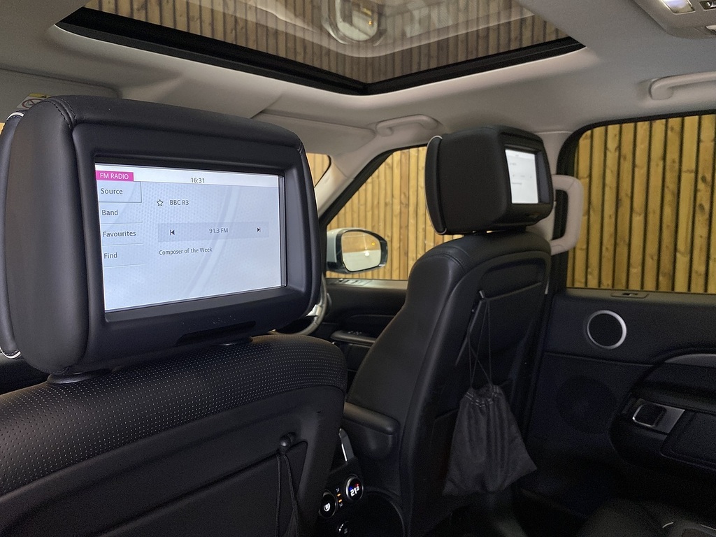 Land Rover Discovery Sd V6 Hse Luxury KT69XBU Silver #5