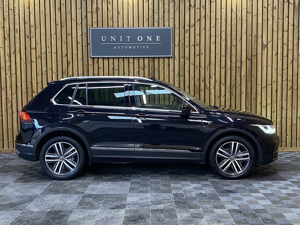 Volkswagen Tiguan Tsi Elegance GL22LSK Black #2