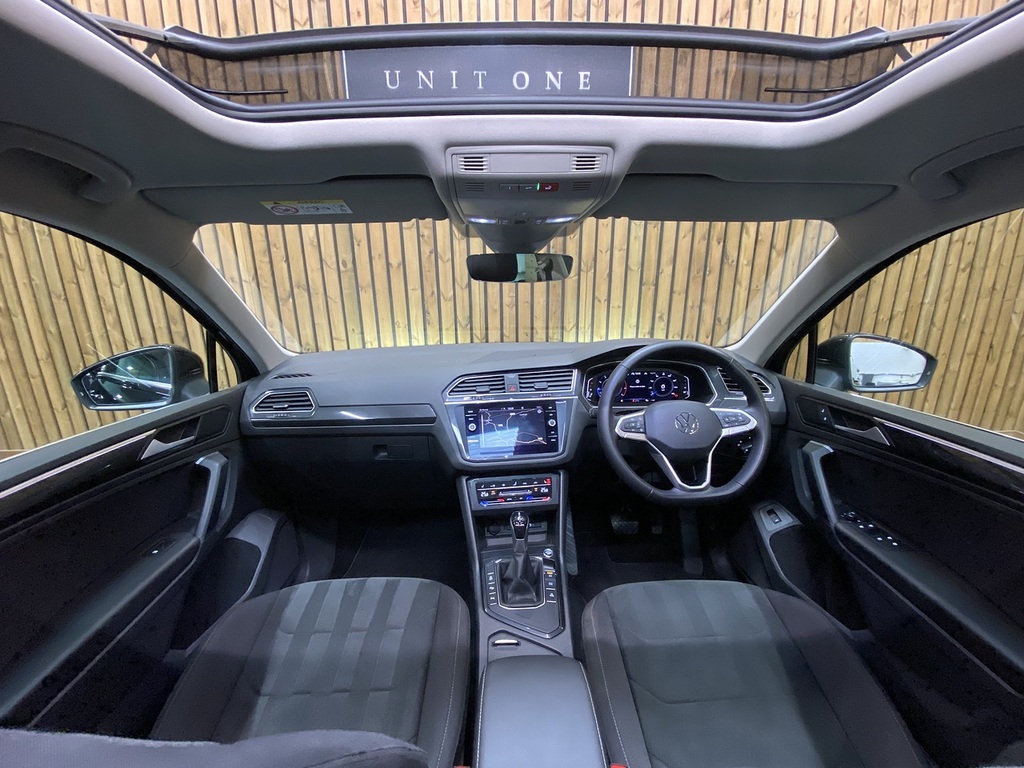 Volkswagen Tiguan Tsi Elegance GL22LSK Black #6