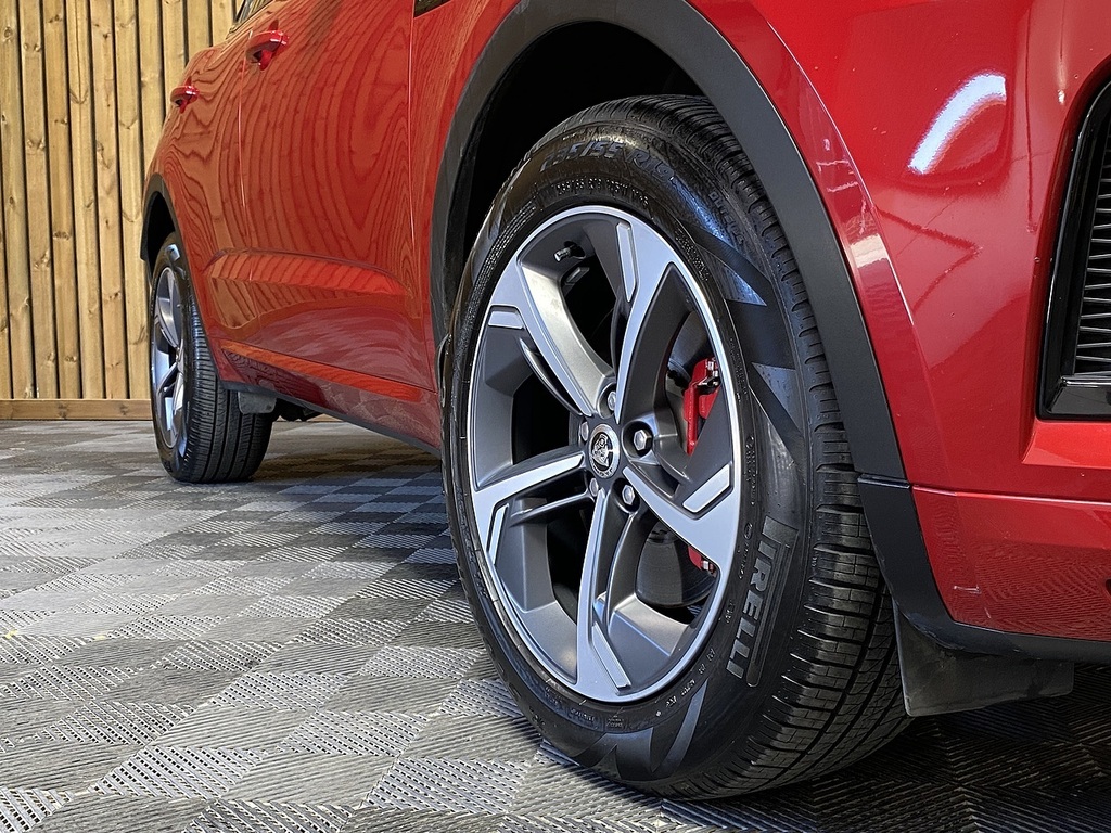 Jaguar E-Pace D204 Mhev R-dynamic Se Black FV74OGO Red #5