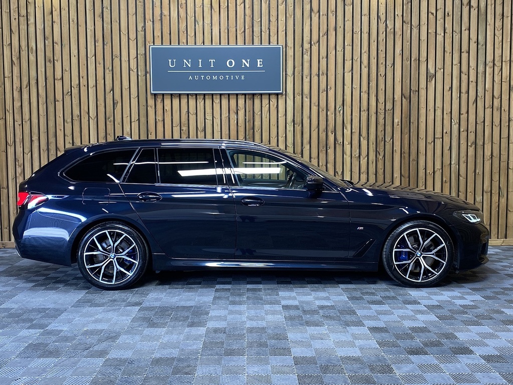 BMW 5 Series 530D Mht M Sport Black #2