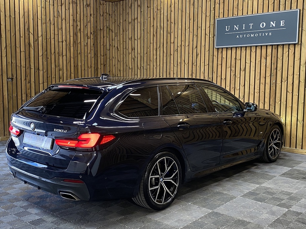BMW 5 Series 530D Mht M Sport Black #3