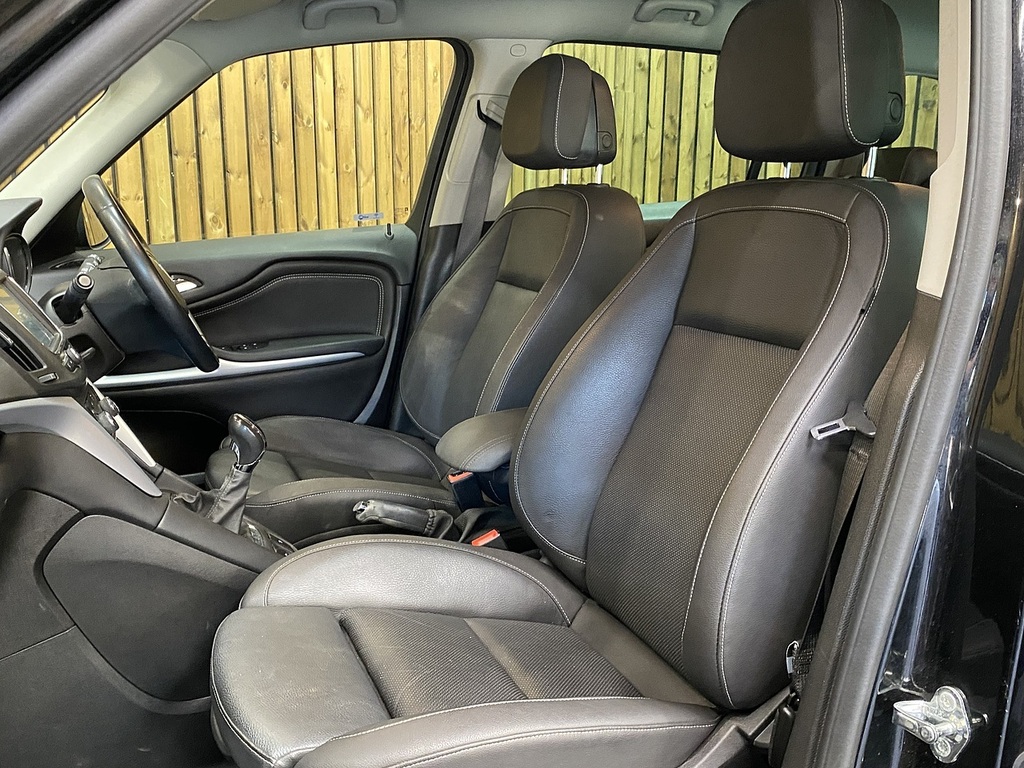 Vauxhall Zafira Tourer I Turbo Sri Black #4