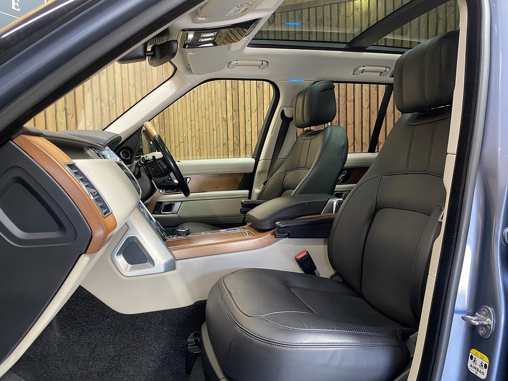 Land Rover Range Rover P400e Vogue Blue #6