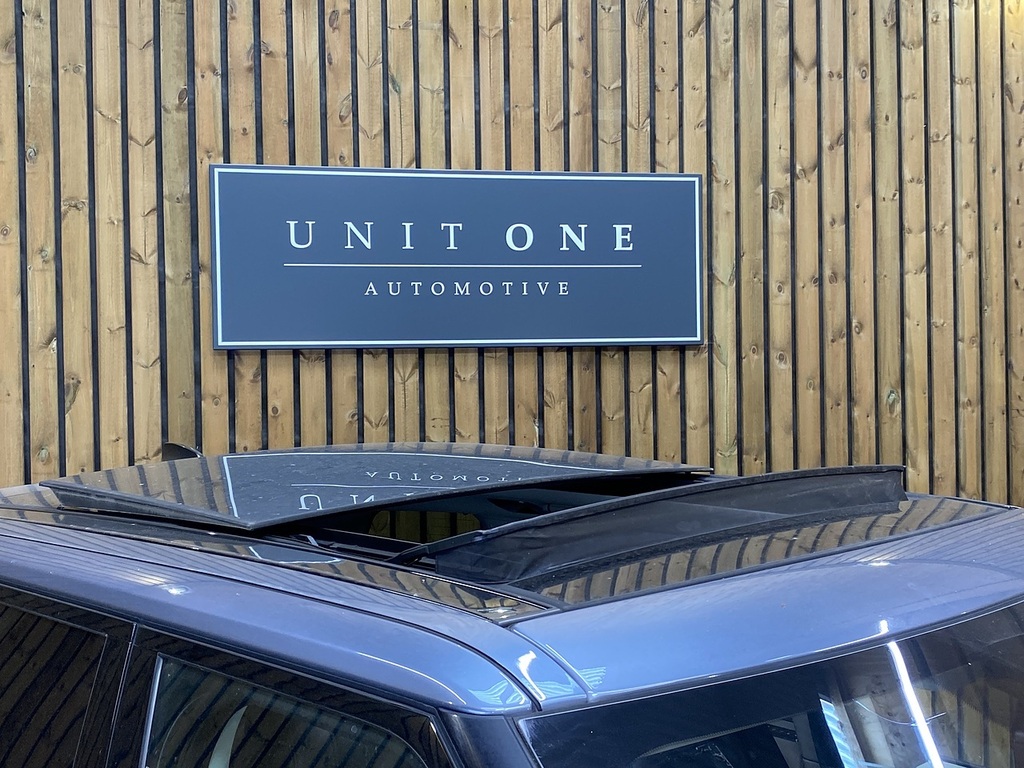 Land Rover Range Rover P400e Vogue Blue #4