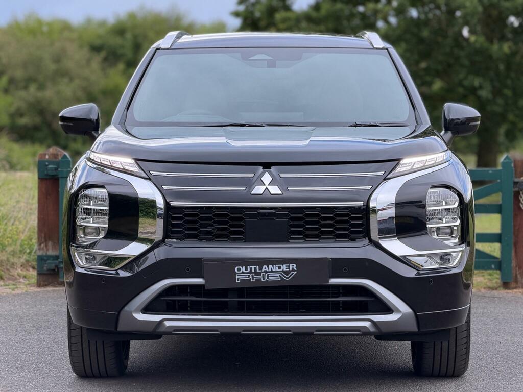 Mitsubishi Outlander Hybrid #2