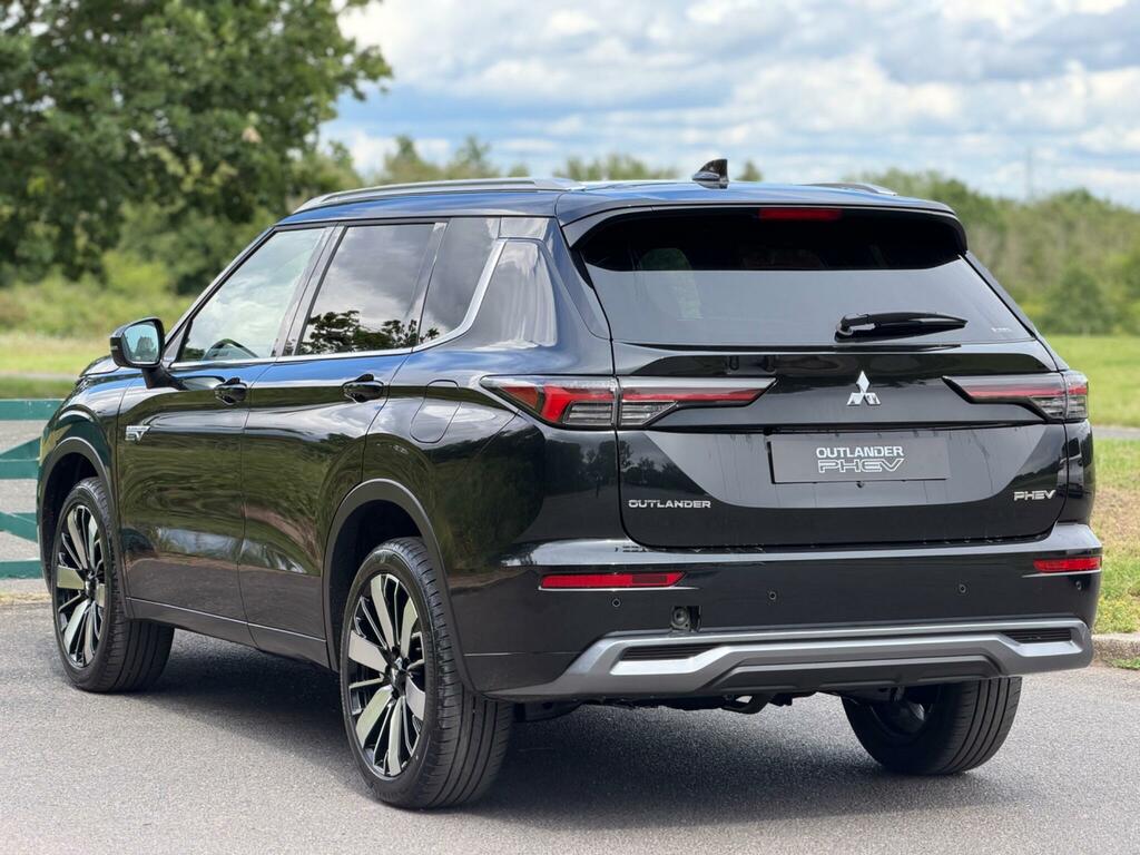 Mitsubishi Outlander Hybrid #4