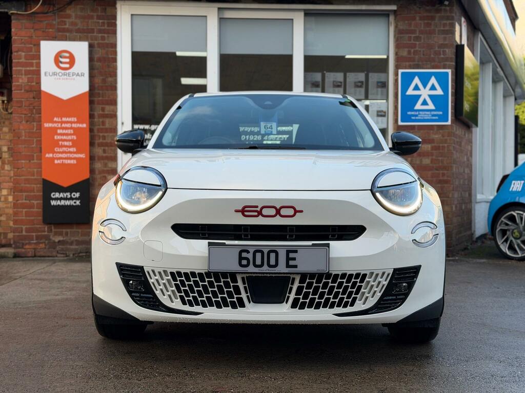 Fiat 600e 54Kwh Red White #6