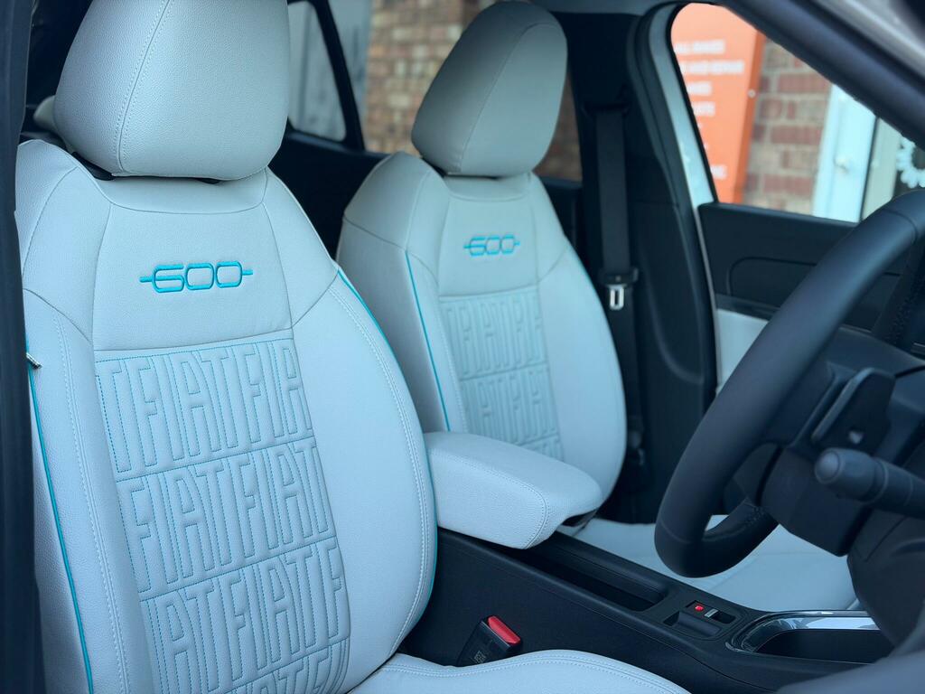 Fiat 600 1.2 Mhev La Prima Suv Hybrid E-dct Euro White #3