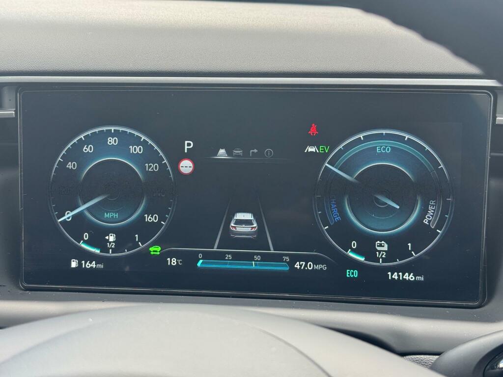 Hyundai Tucson Se Connect Red #35