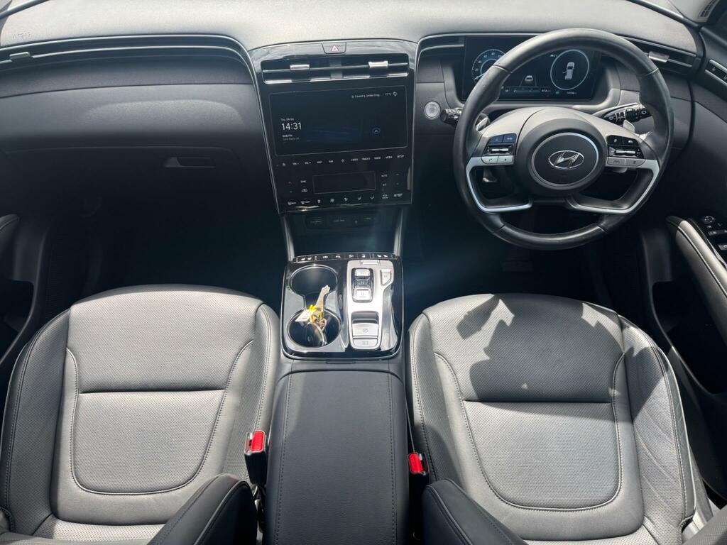 Hyundai Tucson Se Connect Red #20