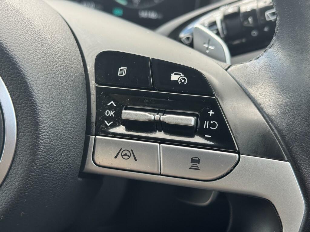Hyundai Tucson Se Connect Red #33