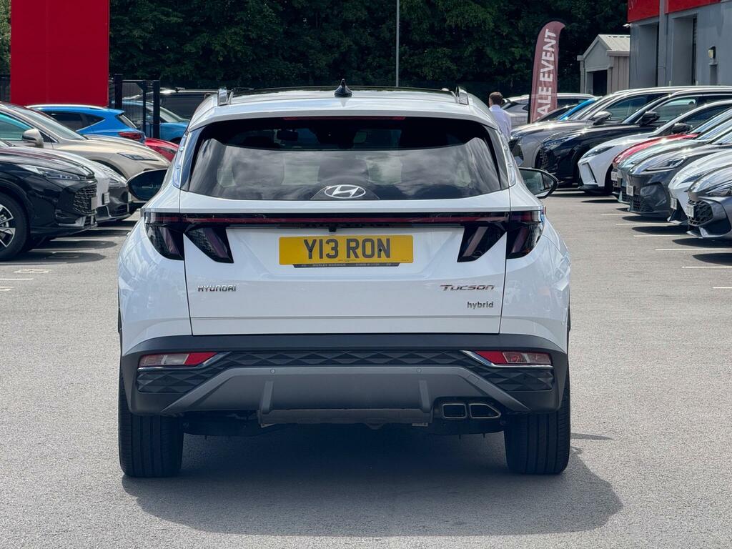 Hyundai Tucson Se Connect Red #13