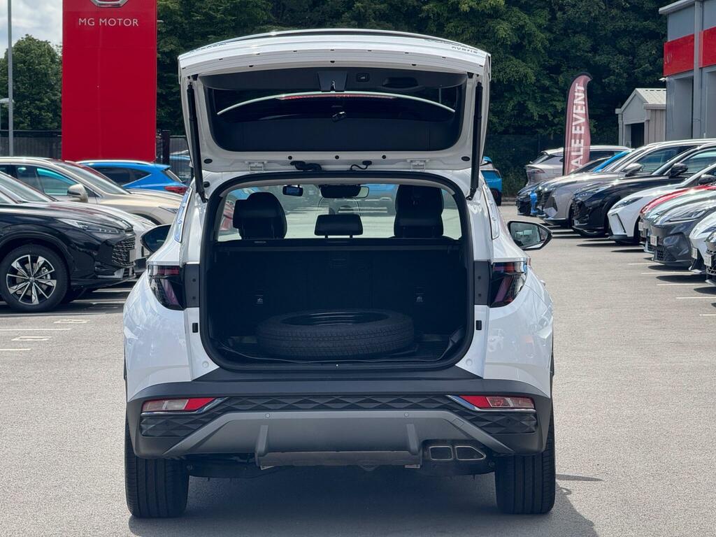 Hyundai Tucson Se Connect Red #14