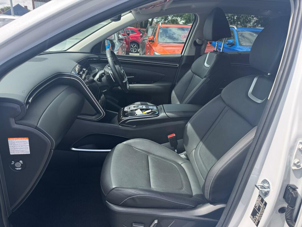 Hyundai Tucson Se Connect Red #19