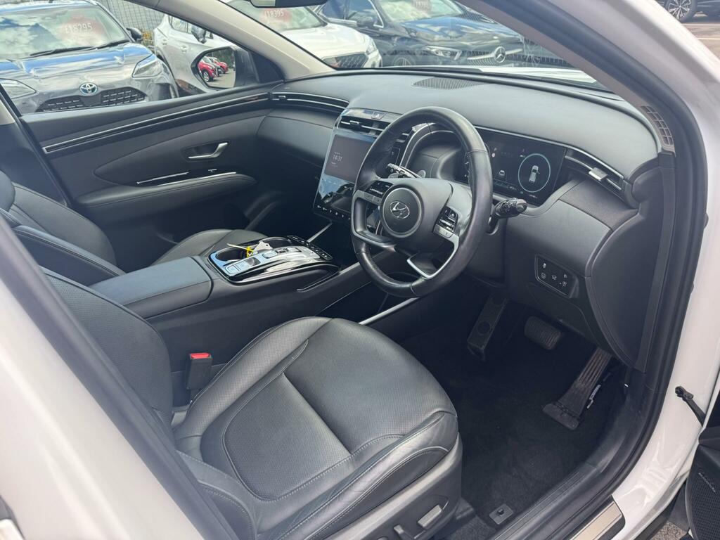 Hyundai Tucson Se Connect Red #23