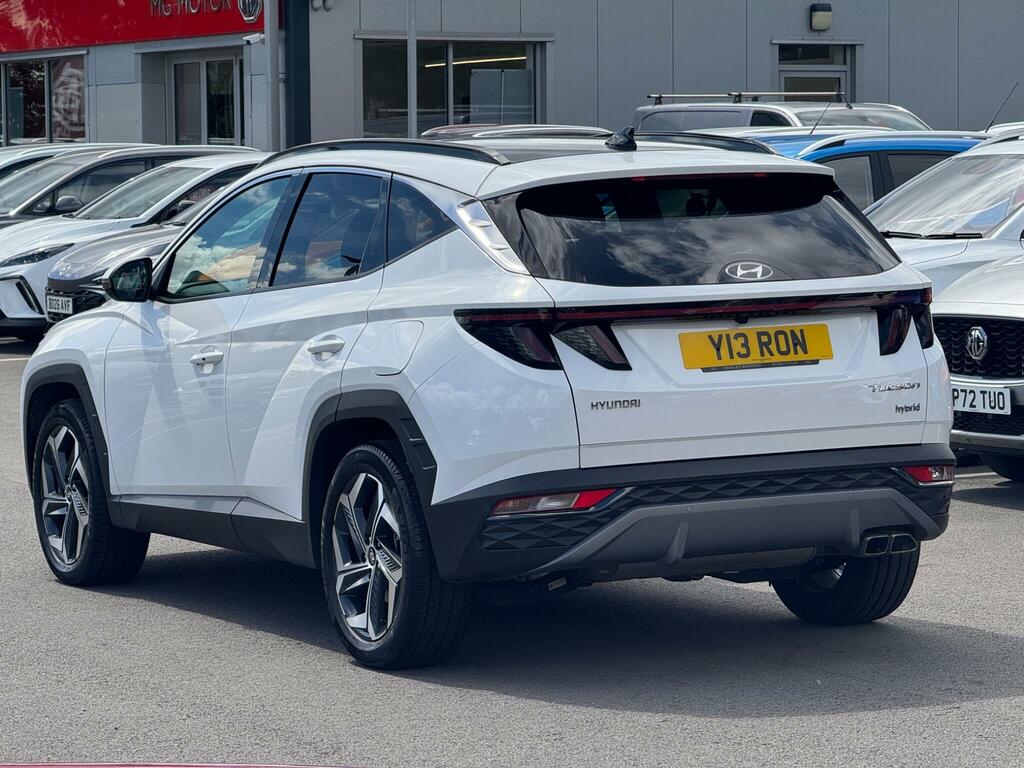 Hyundai Tucson Se Connect Red #12