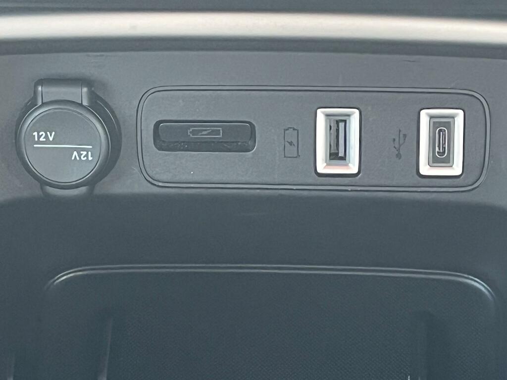 Jeep Avenger 115Kw Summit 54Kwh White #34
