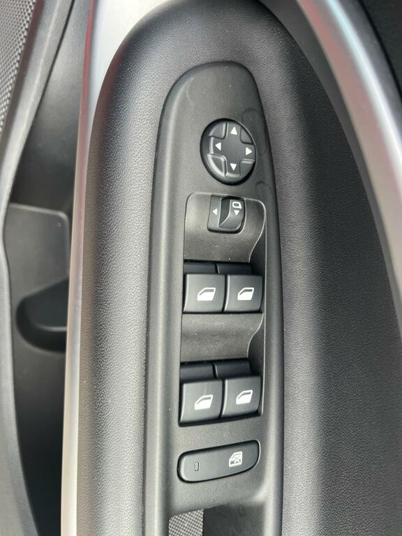 Jeep Avenger 115Kw Summit 54Kwh White #36