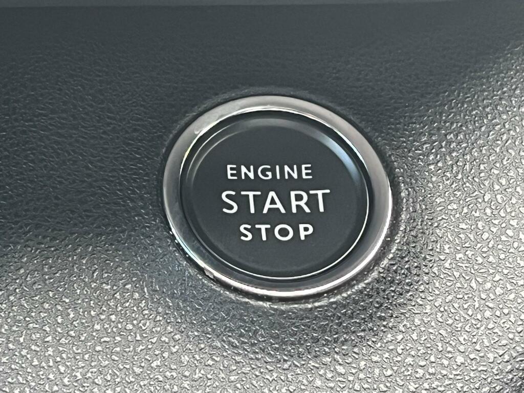 Jeep Avenger 115Kw Summit 54Kwh White #32