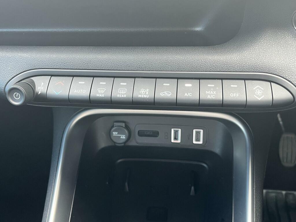 Jeep Avenger 115Kw Summit 54Kwh White #27