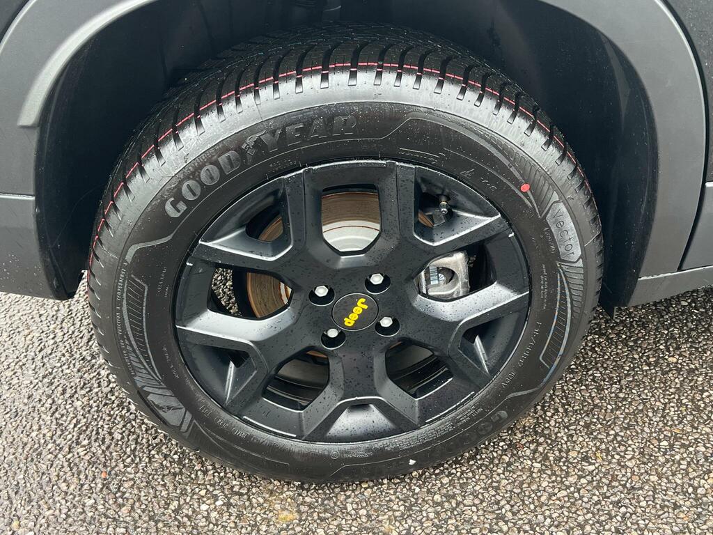 Jeep Avenger 1.2 E-hybrid Summit Dct Black #12