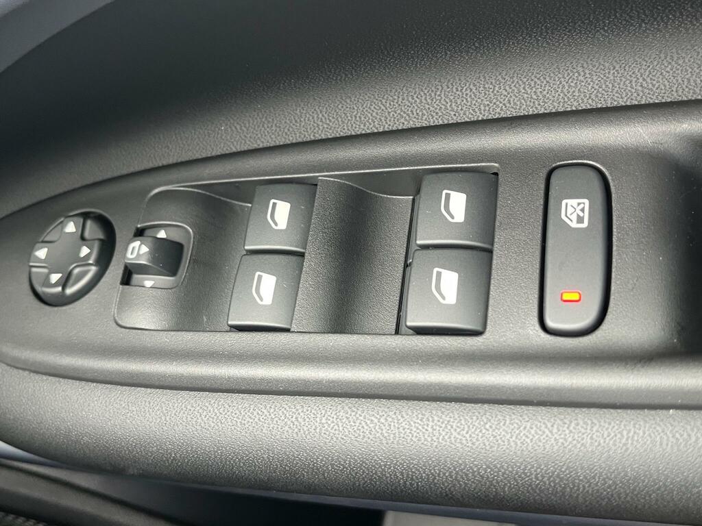Jeep Avenger 1.2 E-hybrid Summit Dct Black #33