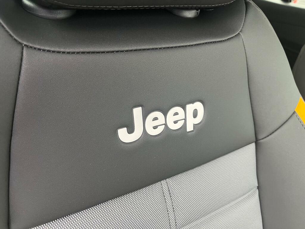 Jeep Avenger 1.2 E-hybrid Summit Dct Black #19