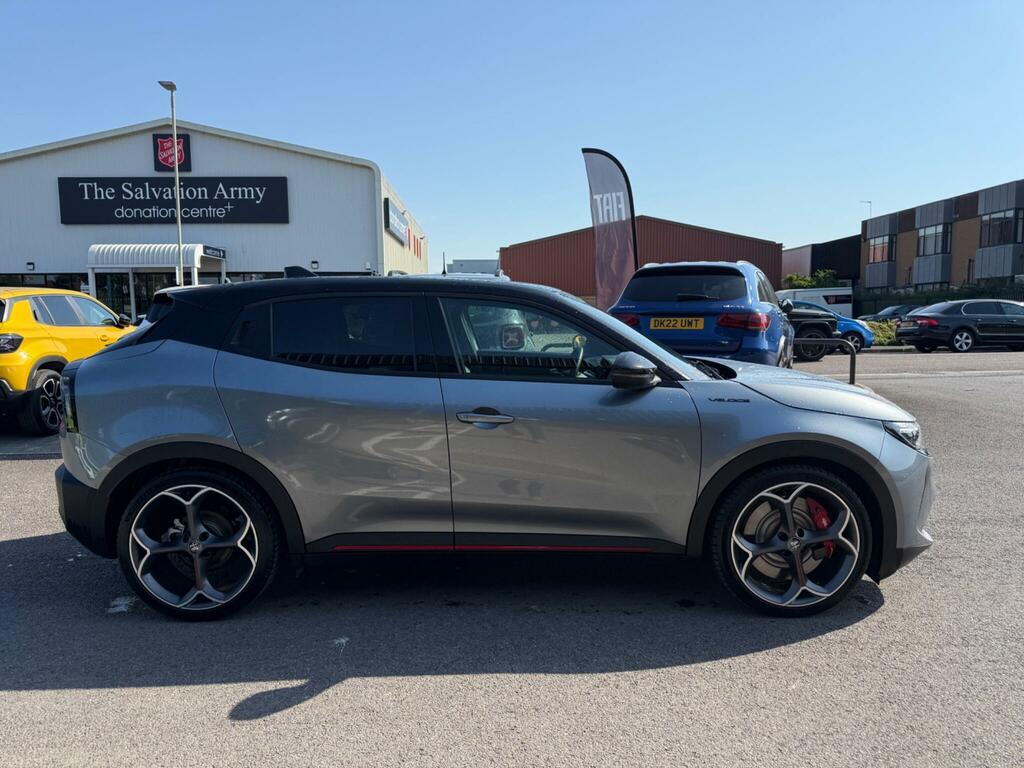 Alfa Romeo Junior 54Kwh Elettrica Veloce Grey #2