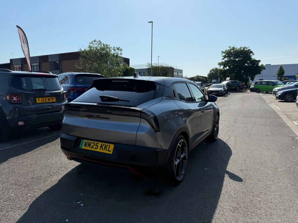 Alfa Romeo Junior 54Kwh Elettrica Veloce Grey #4