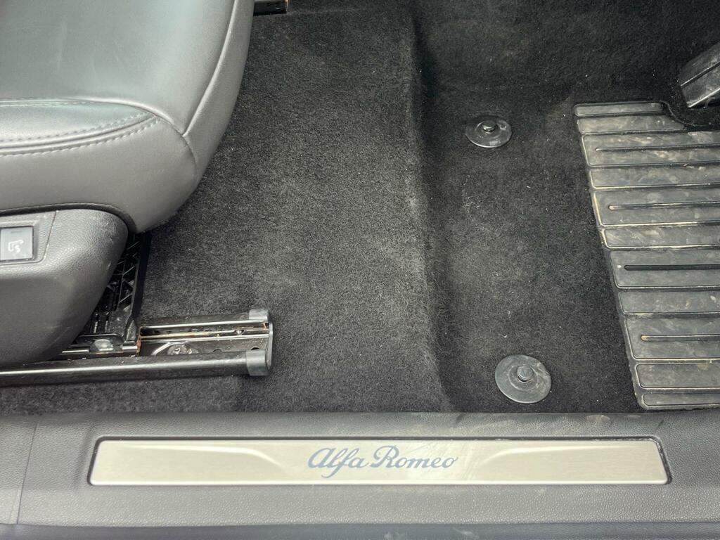 Alfa Romeo Junior 115Kw Elettrica Speciale 54Kwh Tech Pack Red #36