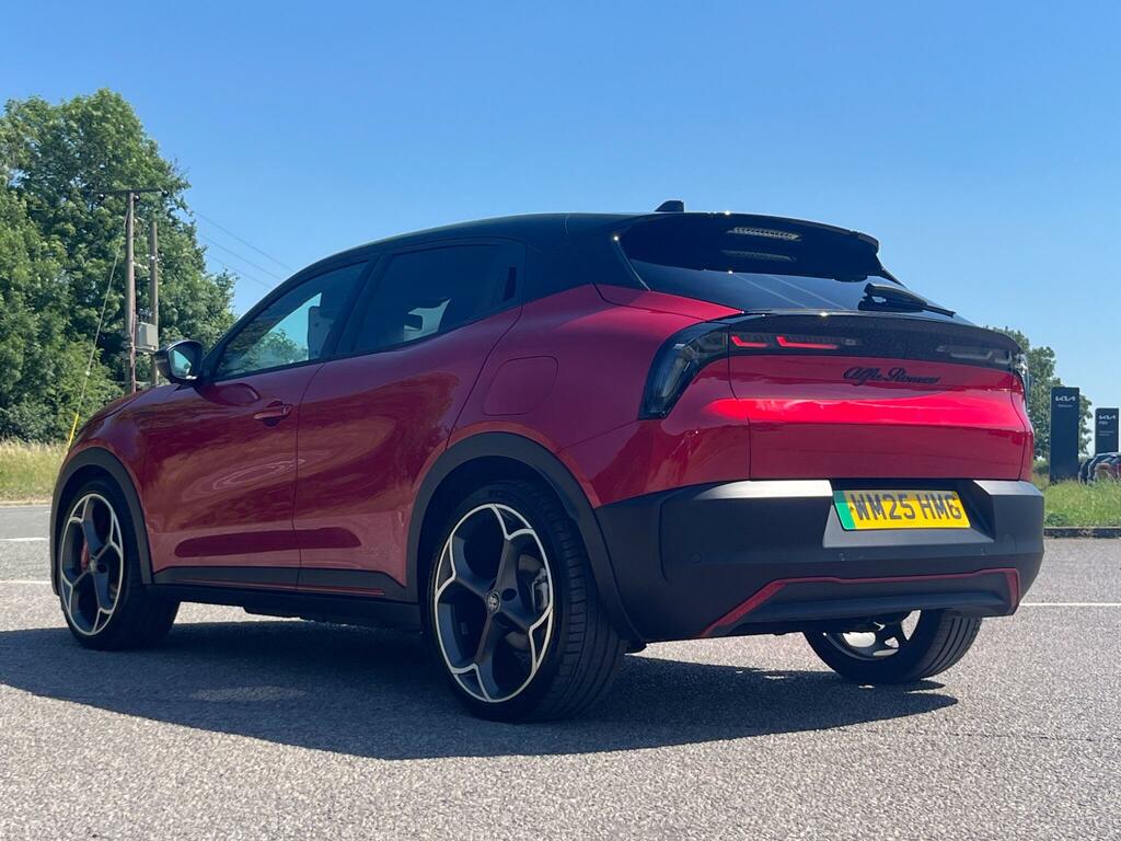 Alfa Romeo Junior 54Kwh Elettrica Veloce Red #5