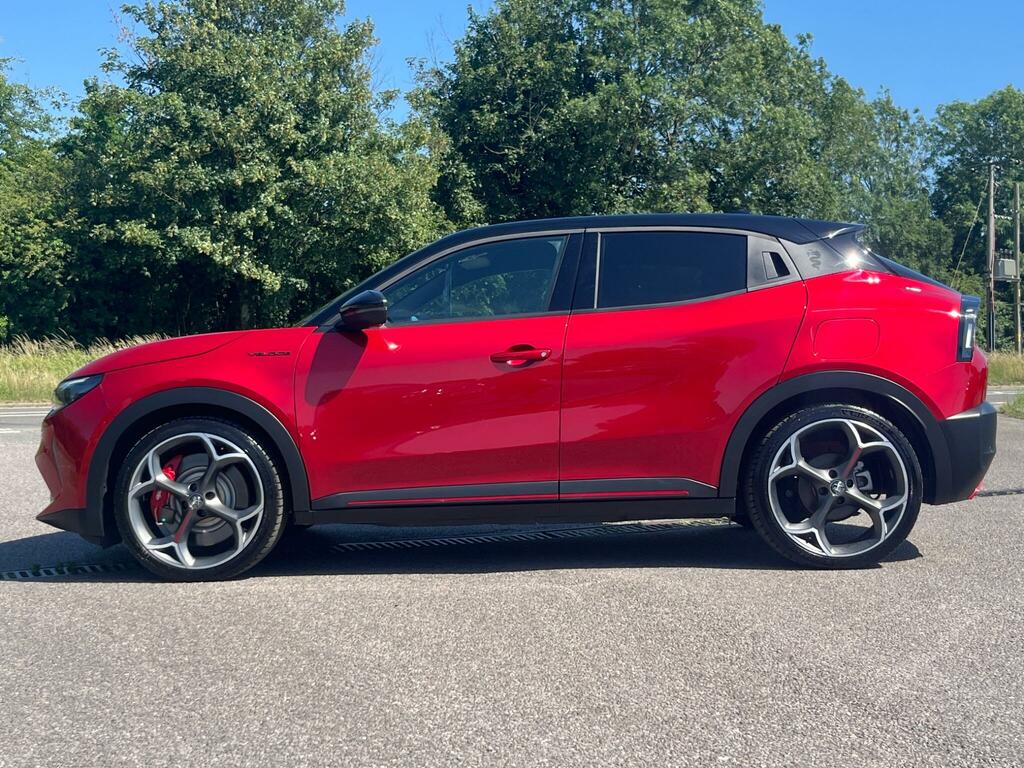 Alfa Romeo Junior 54Kwh Elettrica Veloce Red #6