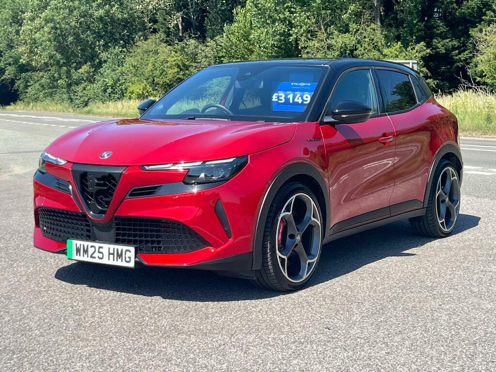 Alfa Romeo Junior 54Kwh Elettrica Veloce Red #4
