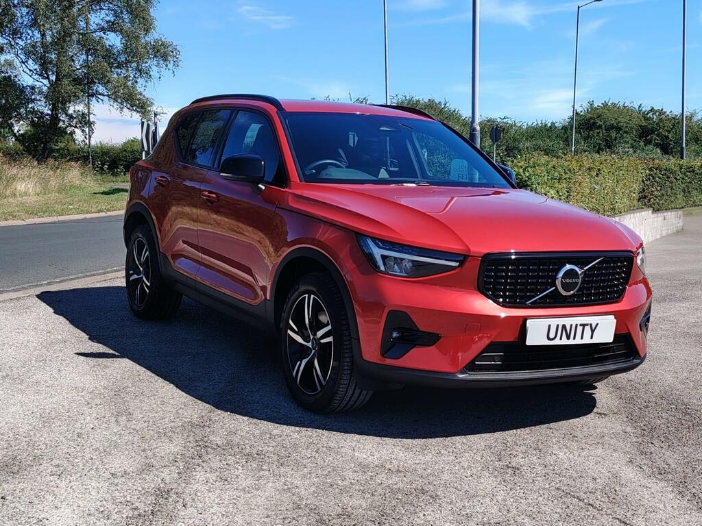 Volvo XC40 2.0 B3 Mhev Plus Dark Dct Euro 6 Ss Red