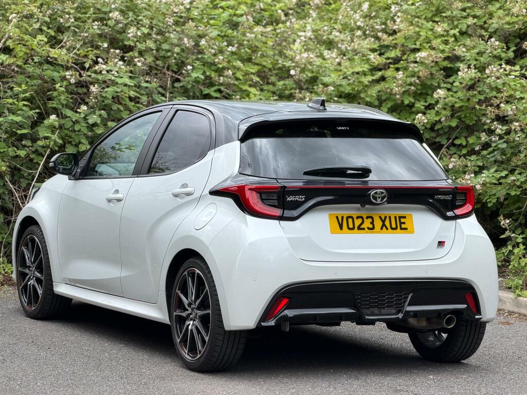 Toyota Yaris 1.5 Vvt-h Gr Sport E-cvt Euro 6 Ss White #3
